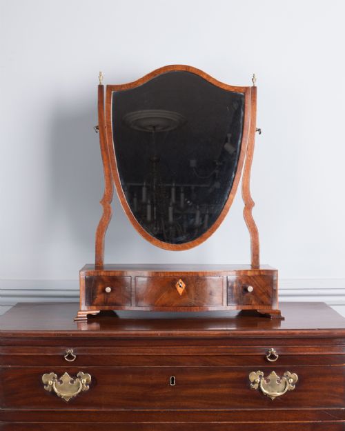 georgian mahogany toilet mirror - CATEGORY: ANTIQUE MIRRORS - DATED 19TH CENTURY