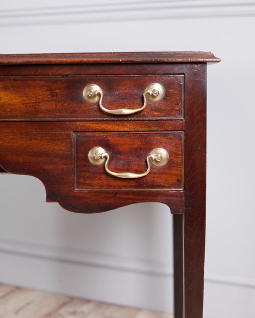 LOVELY QUALITY GEORGE III MAHOGANY LOWBOY - ADDITIONAL PHOTO 6