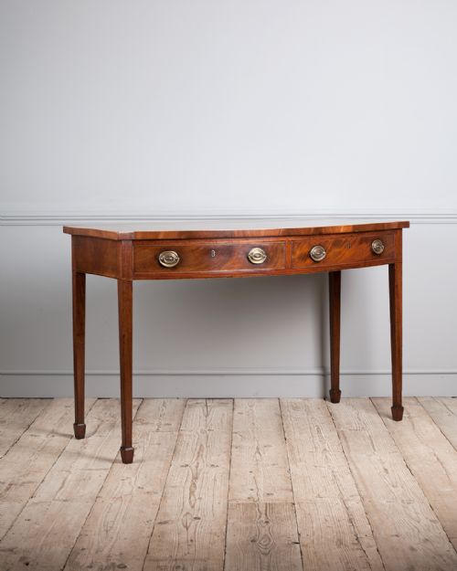 fine quality george iii mahogany bowfront serving table - CATEGORY: ANTIQUE TABLES - DATED 19TH CENTURY