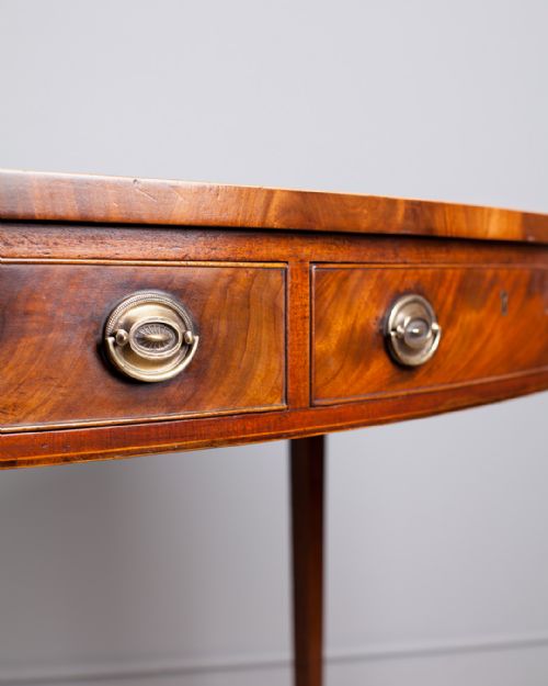 FINE QUALITY GEORGE III MAHOGANY BOWFRONT SERVING TABLE - ADDITIONAL PHOTO 6