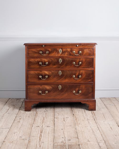 georgian mahogany chest of drawers - CATEGORY: ANTIQUE CHEST OF DRAWERS - DATED 18TH CENTURY