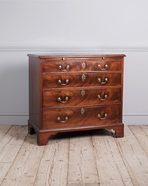 GEORGIAN MAHOGANY CHEST OF DRAWERS - ADDITIONAL PHOTO 1