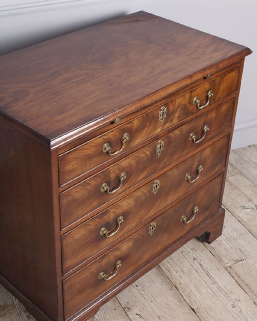 GEORGIAN MAHOGANY CHEST OF DRAWERS - ADDITIONAL PHOTO 2