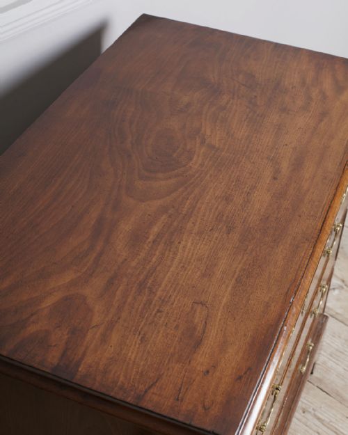 GEORGIAN MAHOGANY CHEST OF DRAWERS - ADDITIONAL PHOTO 4