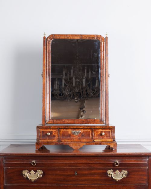 18th century walnut toilet mirror - CATEGORY: ANTIQUE MIRRORS - DATED 18TH CENTURY