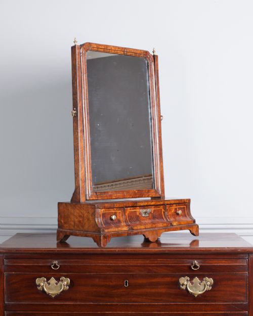 18TH CENTURY WALNUT TOILET MIRROR - ADDITIONAL PHOTO 1