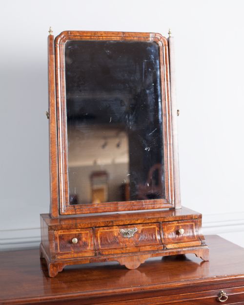 18TH CENTURY WALNUT TOILET MIRROR - ADDITIONAL PHOTO 2