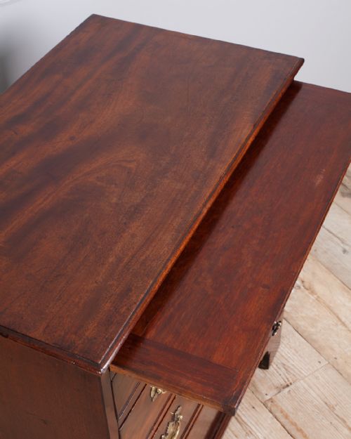 18TH CENTURY MAHOGANY CHEST OF DRAWERS - ADDITIONAL PHOTO 4