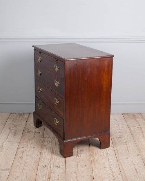 18TH CENTURY MAHOGANY CHEST OF DRAWERS - ADDITIONAL PHOTO 8