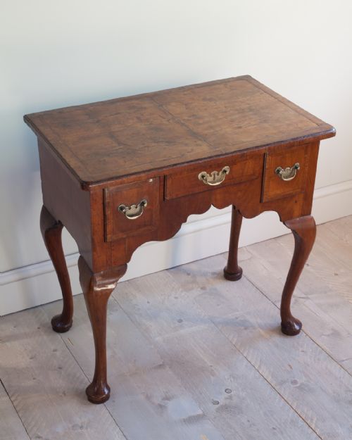 CHARMING 18TH CENTURY WALNUT LOWBOY - ADDITIONAL PHOTO 3