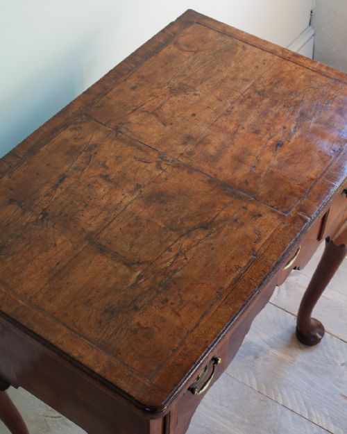 CHARMING 18TH CENTURY WALNUT LOWBOY - ADDITIONAL PHOTO 4
