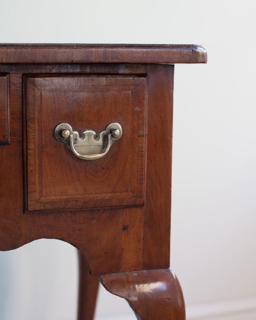 CHARMING 18TH CENTURY WALNUT LOWBOY - ADDITIONAL PHOTO 5