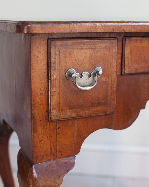 CHARMING 18TH CENTURY WALNUT LOWBOY - ADDITIONAL PHOTO 6