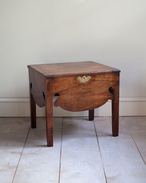 georgian mahogany box commode - CATEGORY: ANTIQUE FURNITURE - DATED 18TH CENTURY
