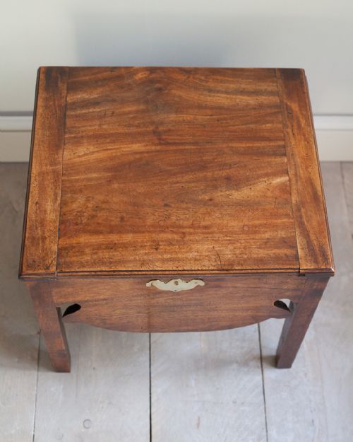 GEORGIAN MAHOGANY BOX COMMODE - ADDITIONAL PHOTO 3