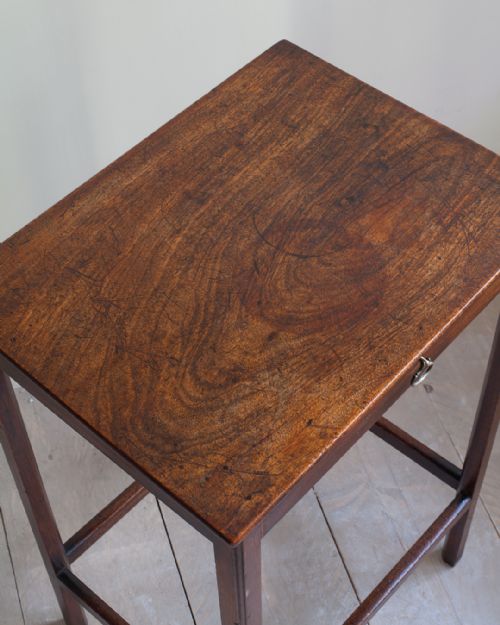 CHARMING LITTLE GEORGIAN SIDE TABLE - ADDITIONAL PHOTO 3