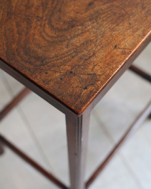 CHARMING LITTLE GEORGIAN SIDE TABLE - ADDITIONAL PHOTO 5