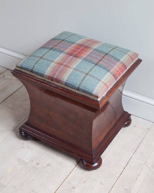 19TH CENTURY MAHOGANY OTTOMAN WORK BOX - ADDITIONAL PHOTO 1