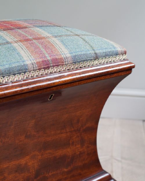 19TH CENTURY MAHOGANY OTTOMAN WORK BOX - ADDITIONAL PHOTO 2