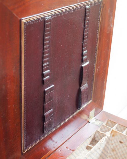 19TH CENTURY MAHOGANY OTTOMAN WORK BOX - ADDITIONAL PHOTO 8