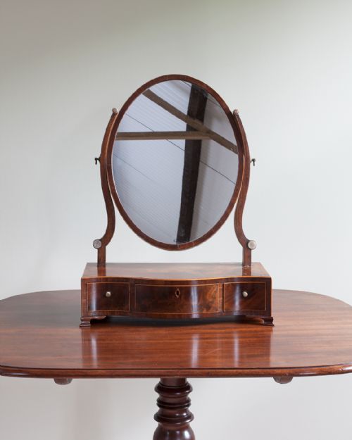 GEORGE III MAHOGANY SERPENTINE TOILET MIRROR - ADDITIONAL PHOTO 2