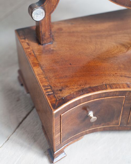 GEORGE III MAHOGANY SERPENTINE TOILET MIRROR - ADDITIONAL PHOTO 4