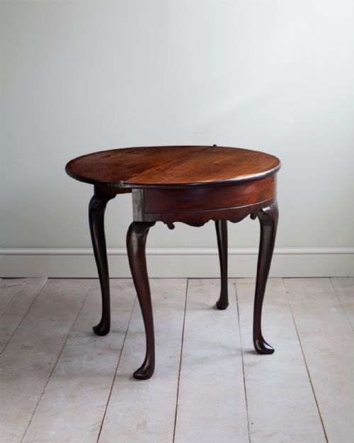 GEORGE II CUBAN MAHOGANY DEMI LUNE TEA TABLE - ADDITIONAL PHOTO 2