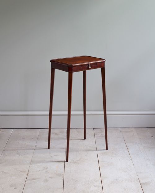 18th century mahogany urn stand - CATEGORY: ANTIQUE MISCELLANEOUS - DATED 18TH CENTURY