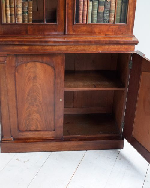 19TH CENTURY MAHOGANY BOOKCASE CABINET - ADDITIONAL PHOTO 4