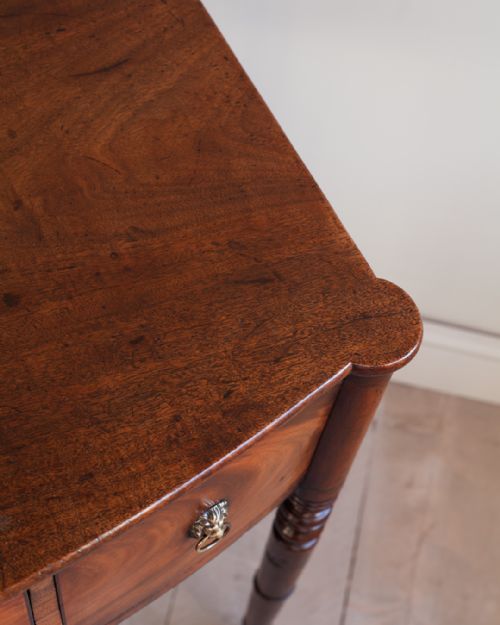 PARTICULARLY ELEGANT GEORGE IV MAHOGANY DRESSING TABLE - ADDITIONAL PHOTO 3