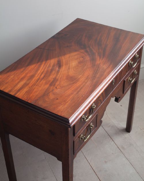 GEORGIAN MAHOGANY LOWBOY - ADDITIONAL PHOTO 1