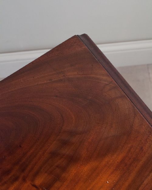 GEORGIAN MAHOGANY LOWBOY - ADDITIONAL PHOTO 4
