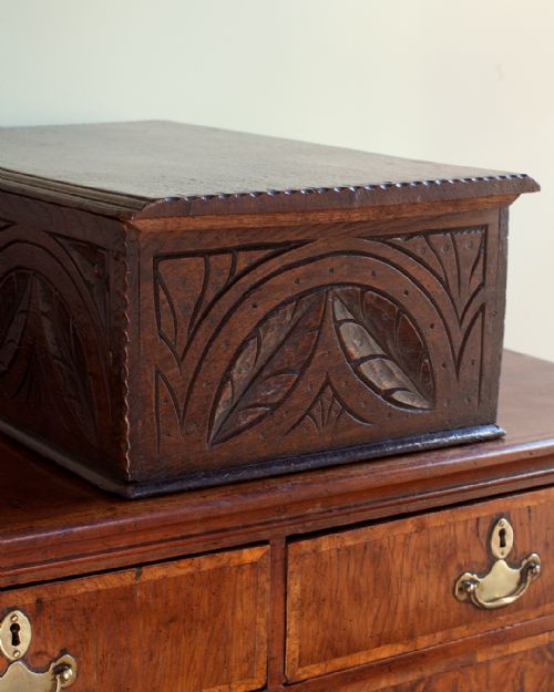 18TH CENTURY OAK BIBLE BOX - ADDITIONAL PHOTO 2