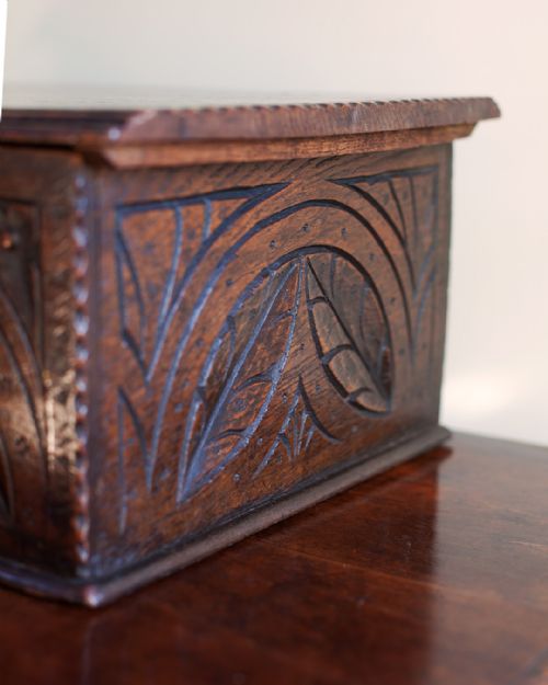18TH CENTURY OAK BIBLE BOX - ADDITIONAL PHOTO 3