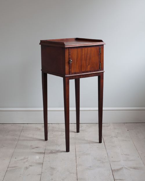 george iii mahogany pot cupboard - CATEGORY: ANTIQUE CUPBOARDS - DATED 18TH CENTURY