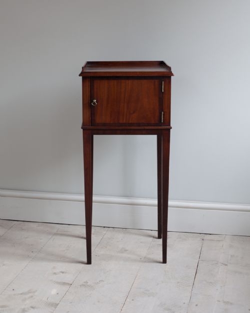 GEORGE III MAHOGANY POT CUPBOARD - ADDITIONAL PHOTO 1