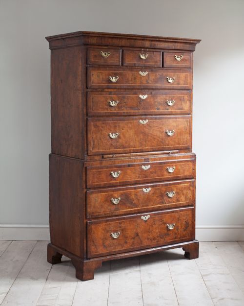 exquisite george ii walnut chest on chest - CATEGORY: ANTIQUE CHEST OF DRAWERS - DATED 18TH CENTURY