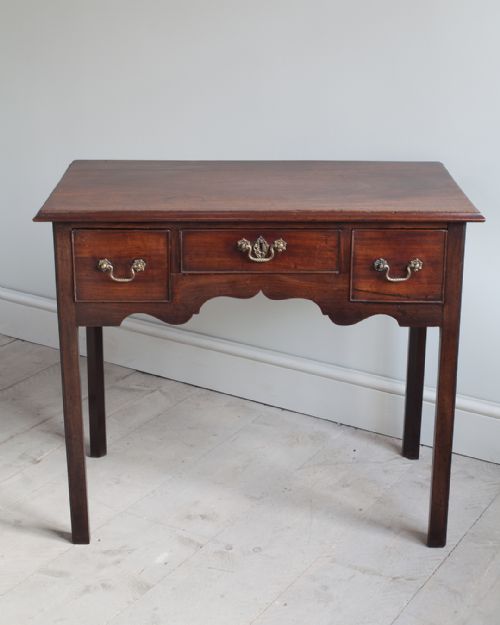 GEORGE III MAHOGANY LOWBOY - ADDITIONAL PHOTO 2