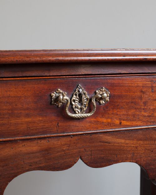 GEORGE III MAHOGANY LOWBOY - ADDITIONAL PHOTO 7