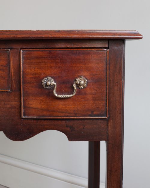 GEORGE III MAHOGANY LOWBOY - ADDITIONAL PHOTO 8