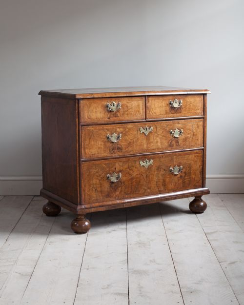 william mary walnut chest of drawers - CATEGORY: ANTIQUE CHEST OF DRAWERS - DATED 17TH CENTURY