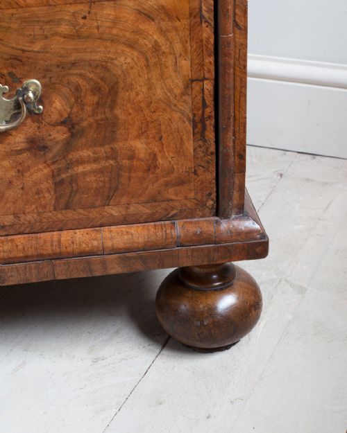 WILLIAM MARY WALNUT CHEST OF DRAWERS - ADDITIONAL PHOTO 6