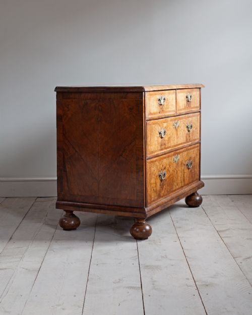 WILLIAM MARY WALNUT CHEST OF DRAWERS - ADDITIONAL PHOTO 7