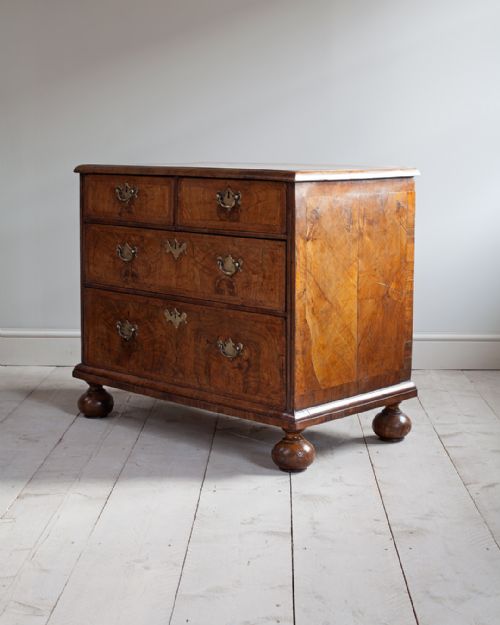 WILLIAM MARY WALNUT CHEST OF DRAWERS - ADDITIONAL PHOTO 9