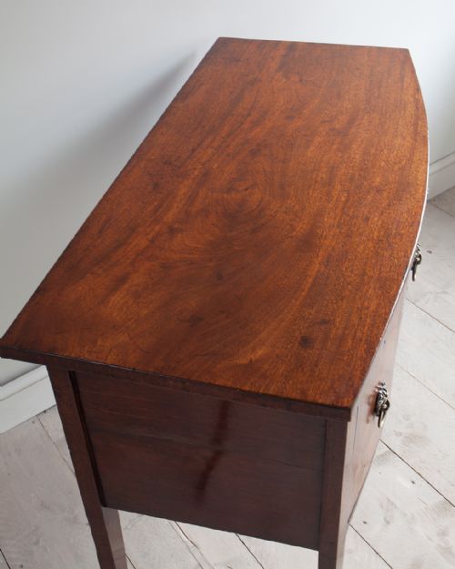 GEORGE III MAHOGANY BOWFRONT SIDEBOARD - ADDITIONAL PHOTO 2