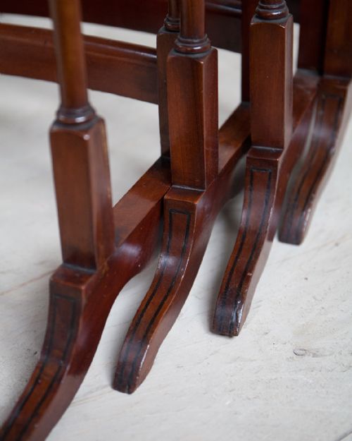 EDWARDIAN MAHOGANY NEST OF FOUR TABLES - ADDITIONAL PHOTO 5