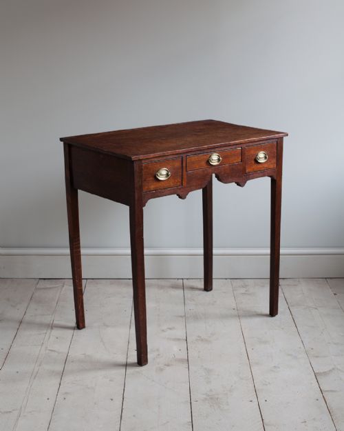 george iii oak lowboy - CATEGORY: ANTIQUE FURNITURE - DATED 18TH CENTURY