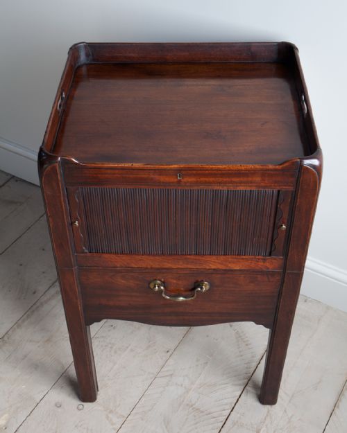 GEORGE III MAHOGANY TRAY TOP COMMODE - ADDITIONAL PHOTO 3