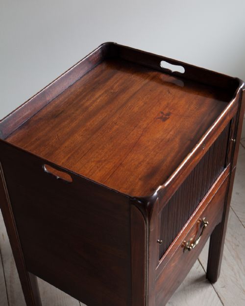 GEORGE III MAHOGANY TRAY TOP COMMODE - ADDITIONAL PHOTO 4