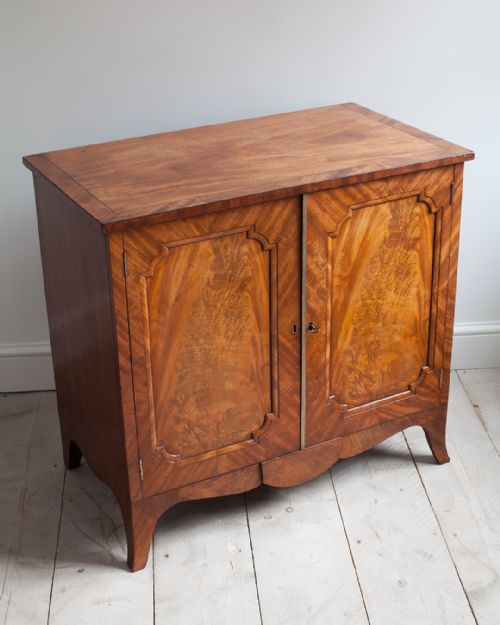 GEORGE IV FIGURED MAHOGANY SIDE CABINET - ADDITIONAL PHOTO 2